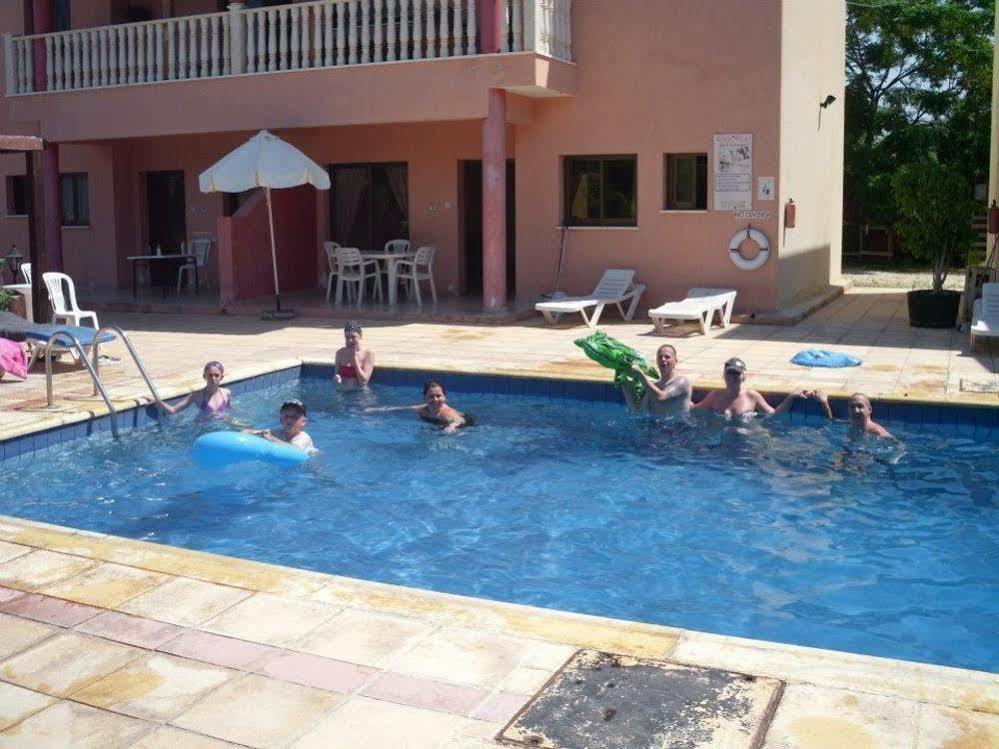 Klorakas Anastasia Holiday Apartments מראה חיצוני תמונה